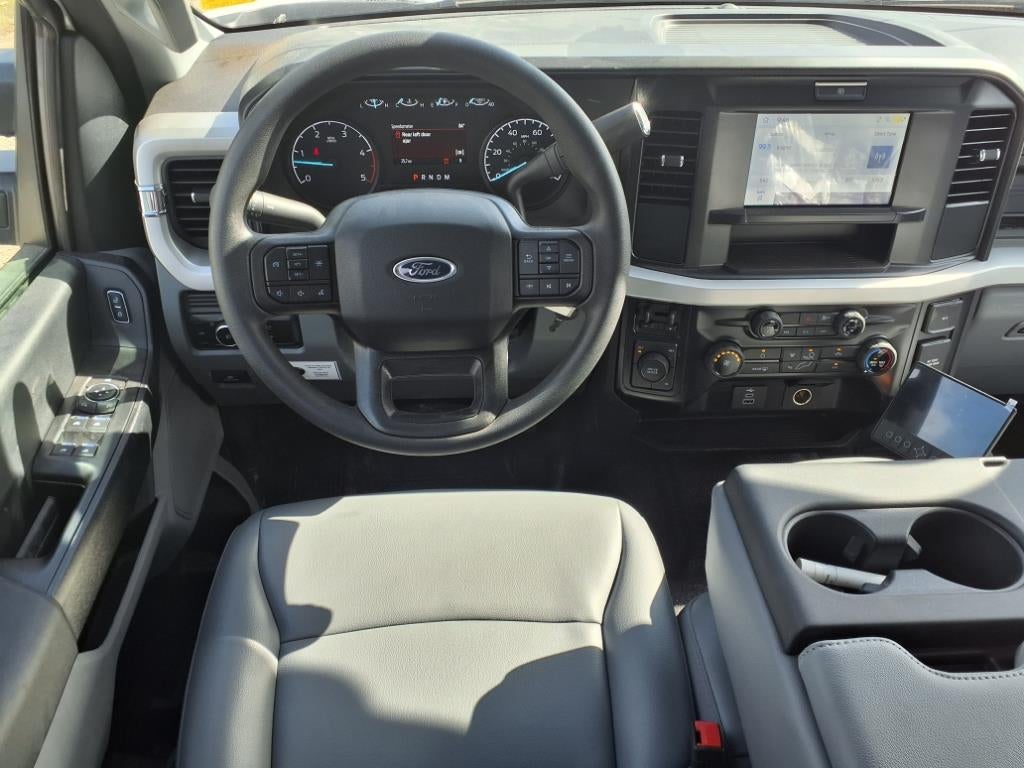 2025 Ford F-550 Chassis Cab F-550® XL