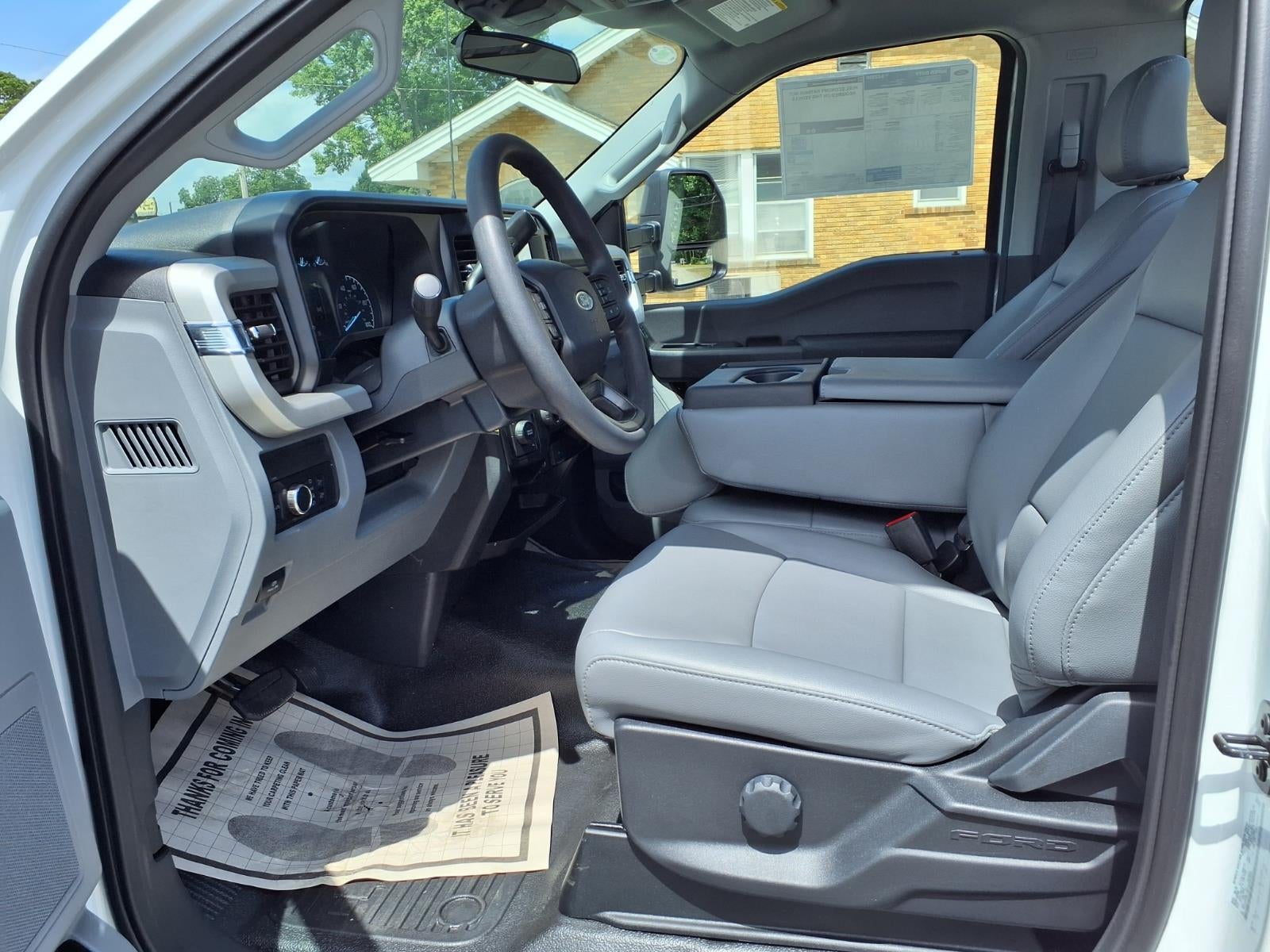 2026 Ford F-550 Chassis Cab F-550® XL