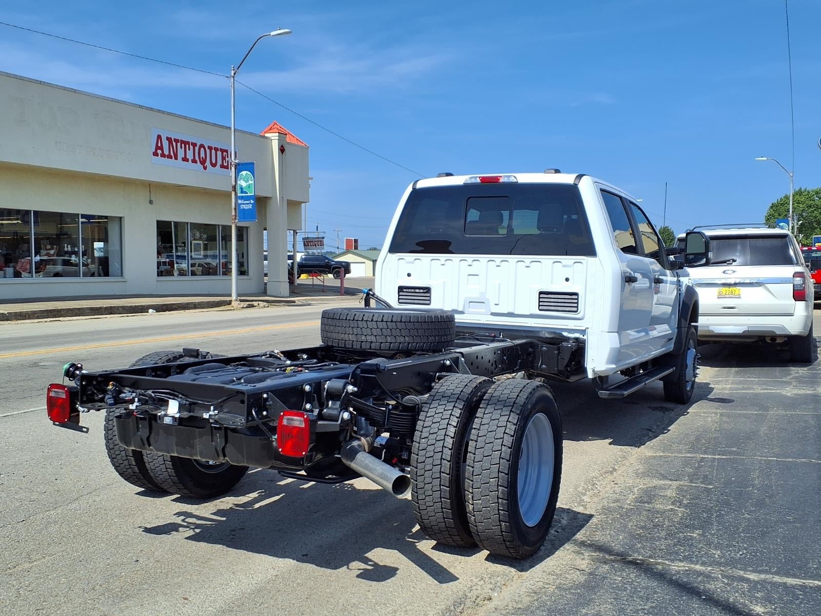 2026 Ford F-550 Chassis Cab F-550® XL