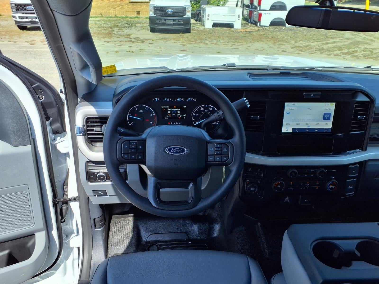 2026 Ford F-550 Chassis Cab F-550® XL