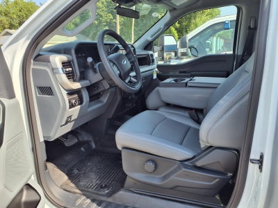 2026 Ford F-550 Chassis Cab F-550® XL