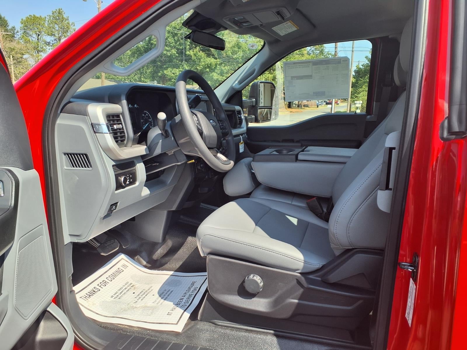 2027 Ford F-550 Chassis Cab F-550® XL