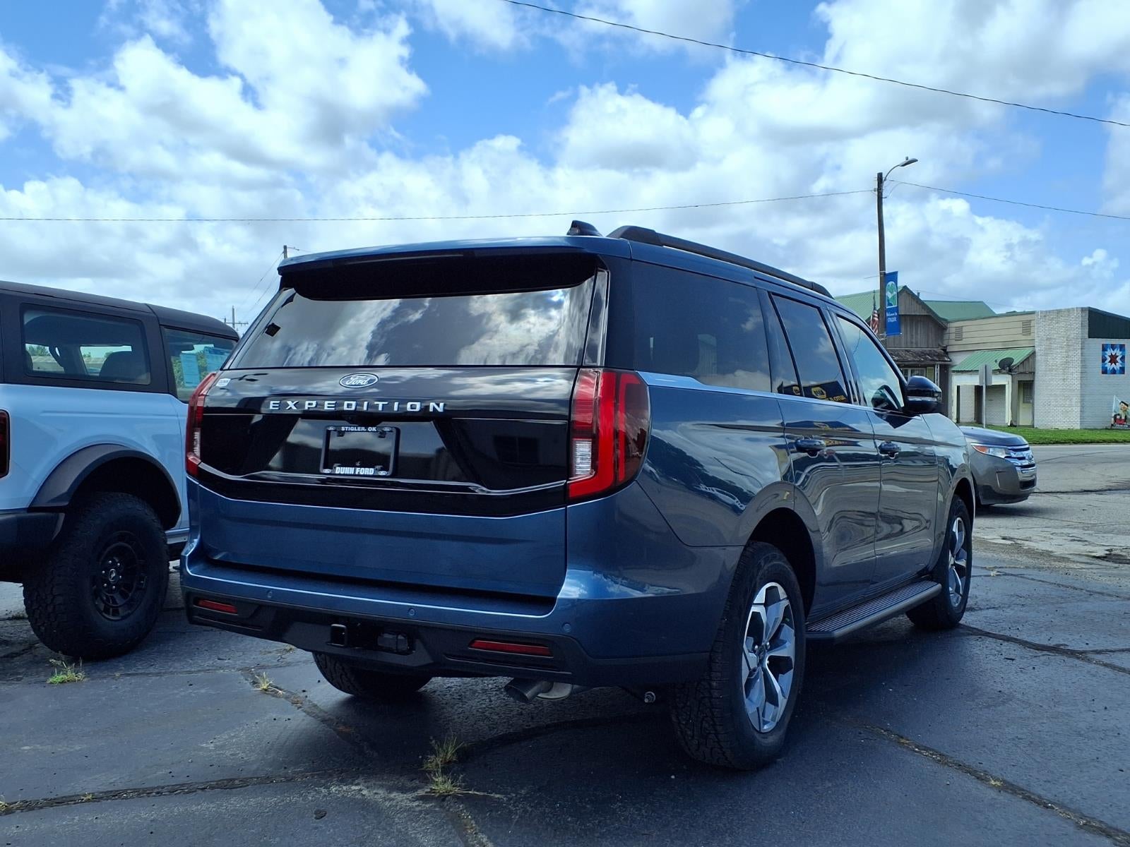 2027 Ford Expedition Active