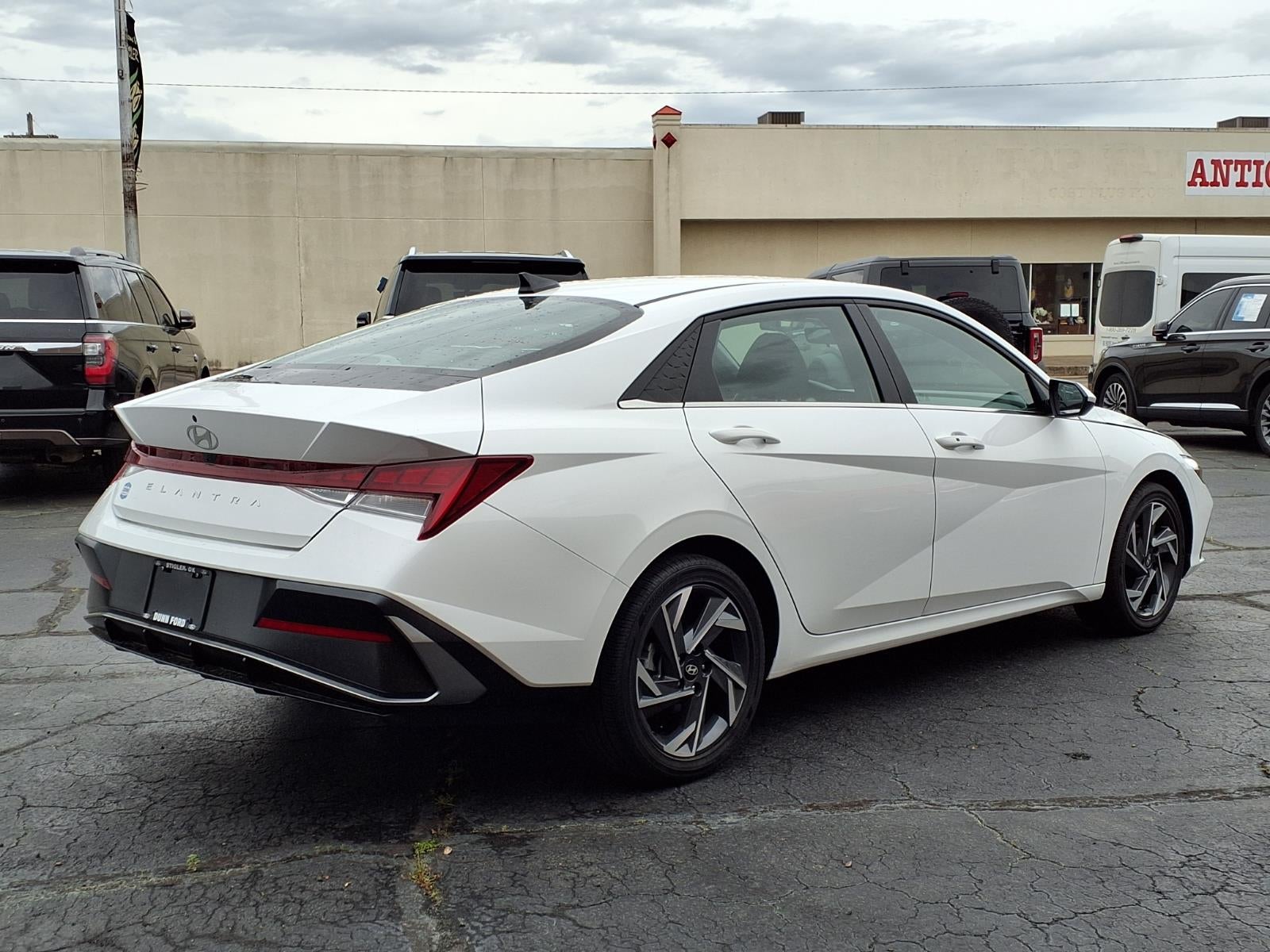 2025 Hyundai ELANTRA SEL Convenience